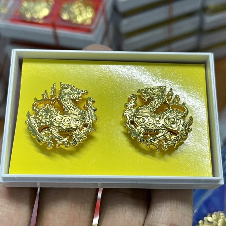 กนกคอสิงห์ แบบแม่เหล็ก ราคาพิเศษ
